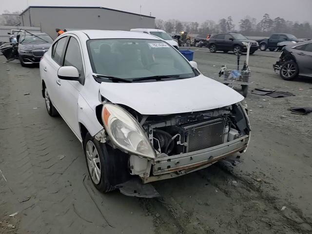 Nissan Versa 2012