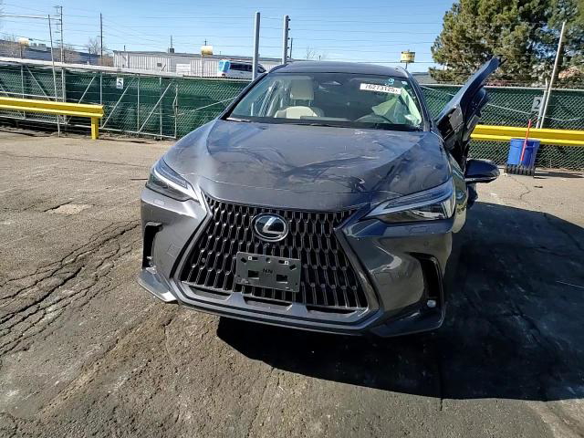 Lexus NX 2025