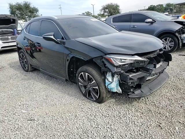 Lexus UX 2019