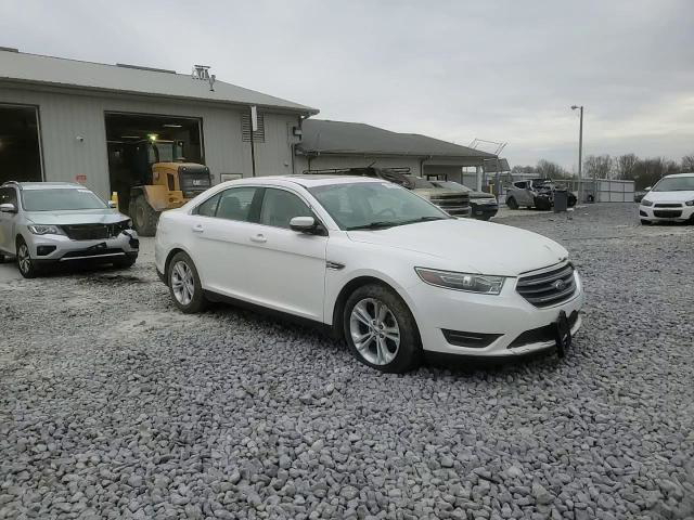 Ford Taurus 2016