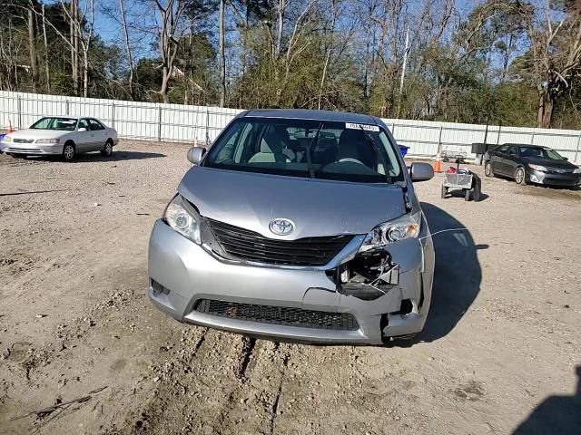 Toyota Sienna 2012