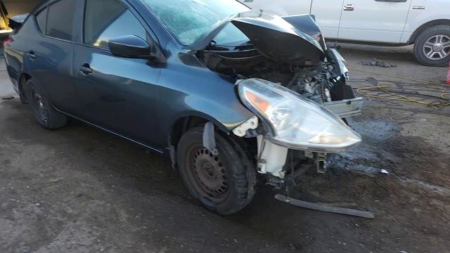 Nissan Versa 2016