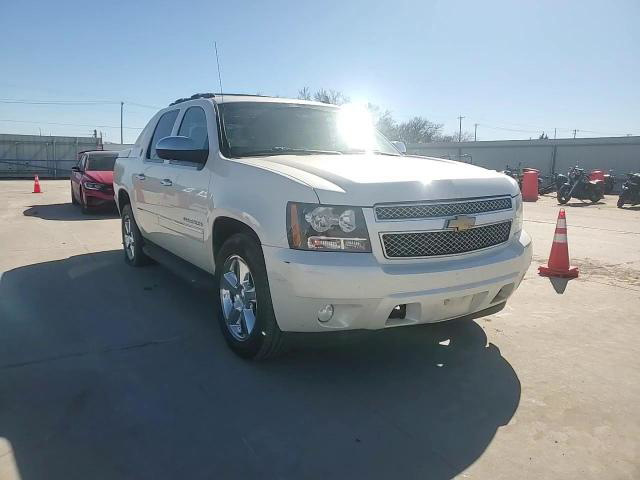 Chevrolet Avalanche 2013