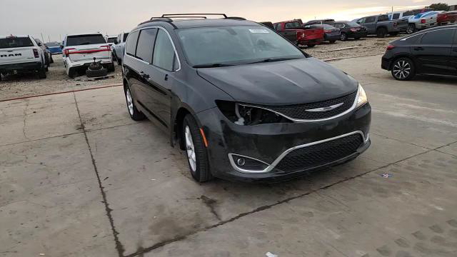 Chrysler Pacifica 2017