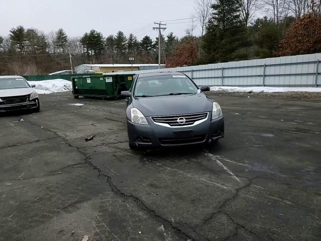 Nissan Altima 2010