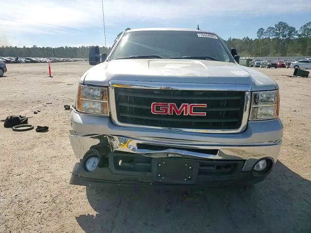 GMC Sierra 2011