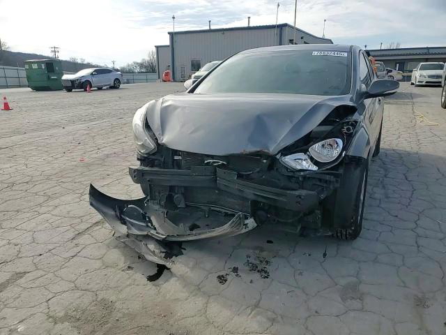 Hyundai Elantra 2012