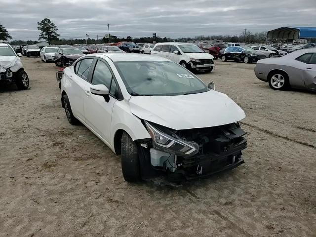 Nissan Versa 2020