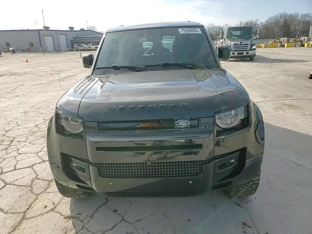 Land Rover Defender 2024