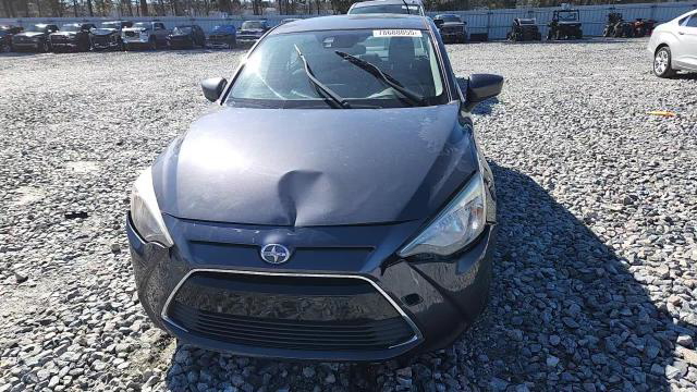 Scion iA 2016