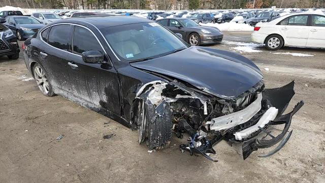 Infiniti M 2013