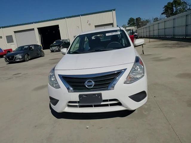 Nissan Versa 2018