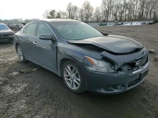 Nissan Maxima 2010
