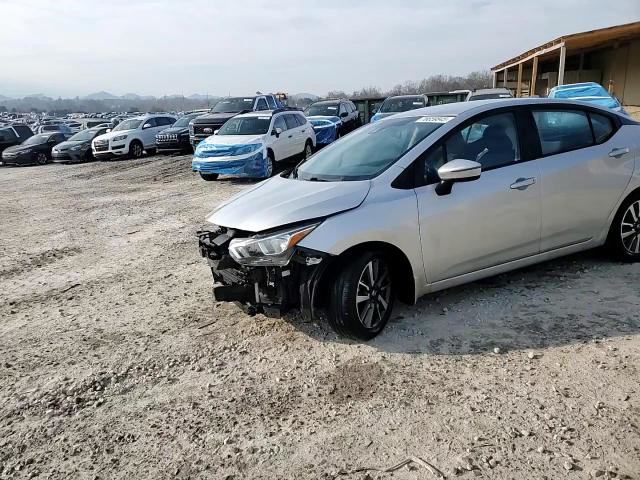 Nissan Versa 2021