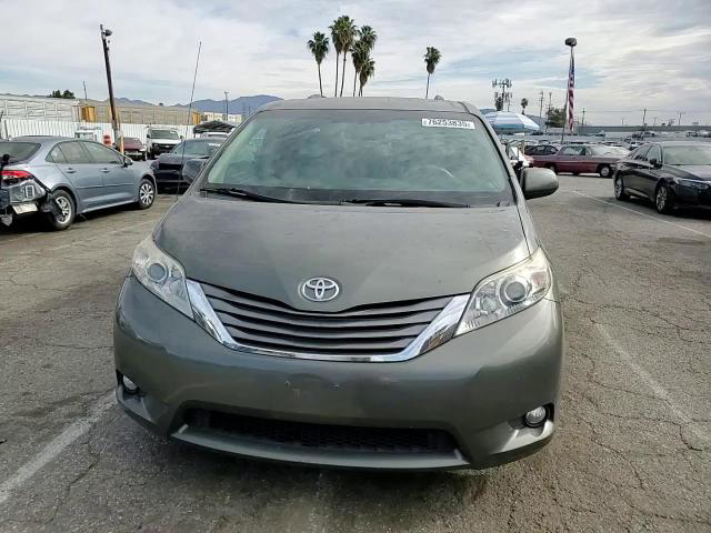 Toyota Sienna 2011