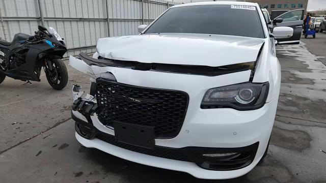 Chrysler 300 2022