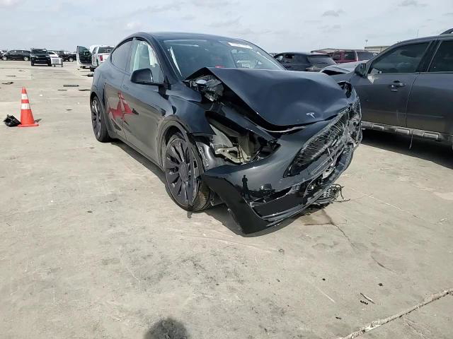 Tesla Model Y 2025