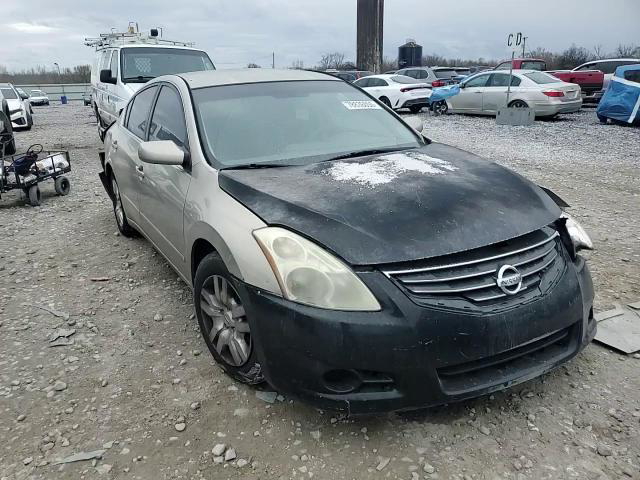 Nissan Altima 2010
