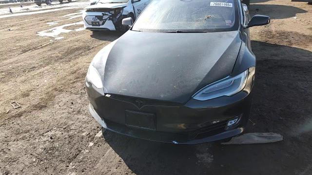 Tesla Model S 2016