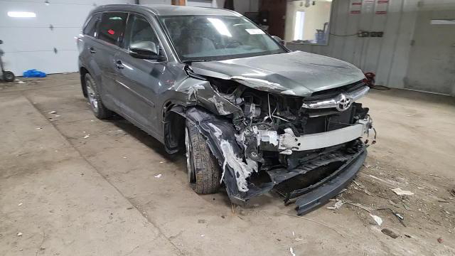 Toyota Highlander 2016