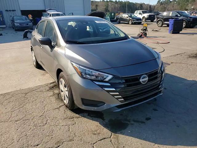 Nissan Versa 2025
