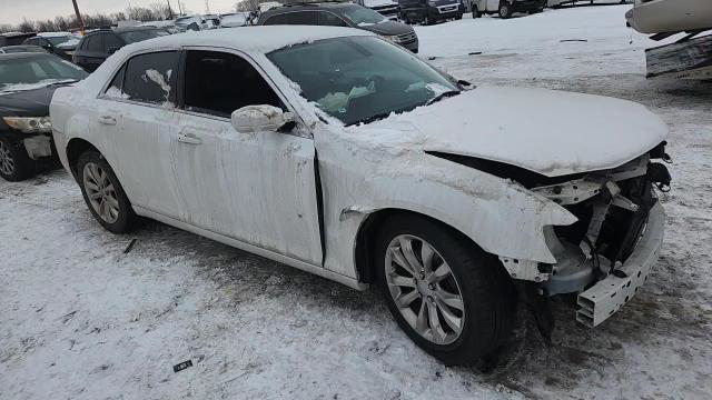 Chrysler 300 2016
