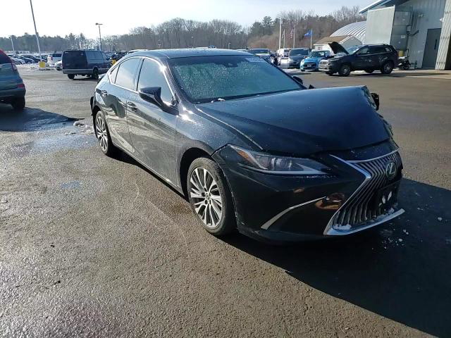 Lexus ES 2021