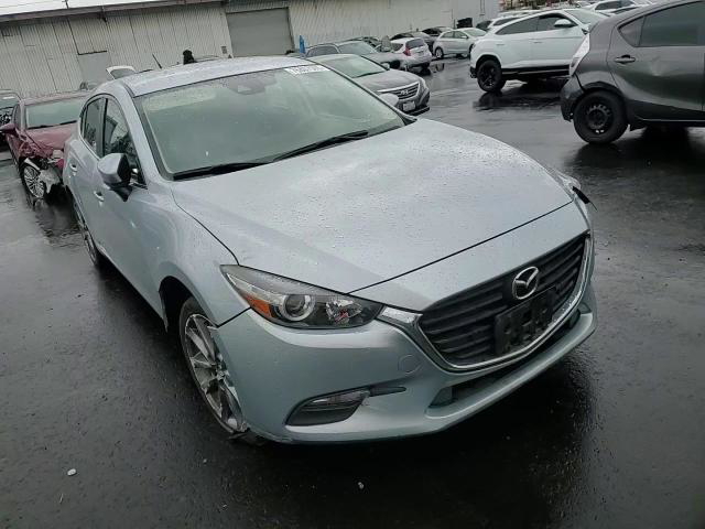 Mazda 3 2018