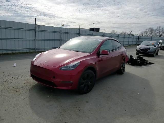 Tesla Model Y 2025