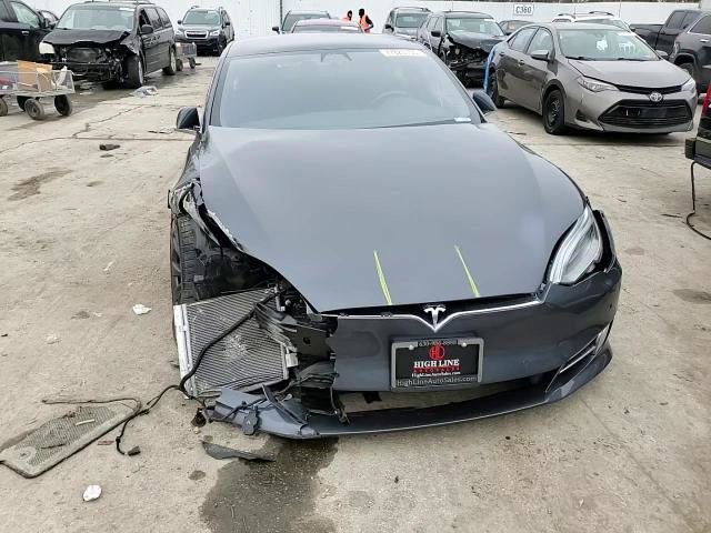 Tesla Model S 2019