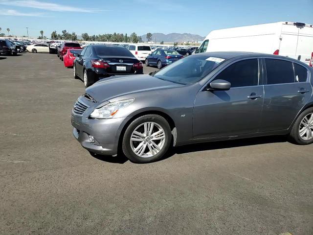 Infiniti Q40 2015
