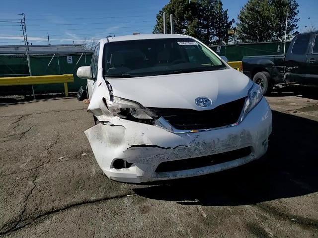 Toyota Sienna 2011