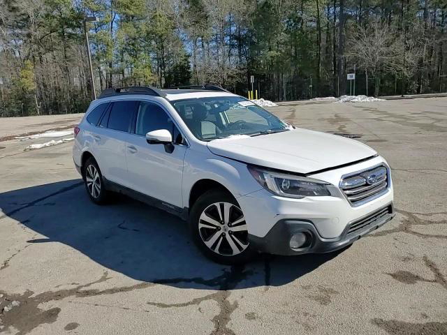 Subaru Outback 2018
