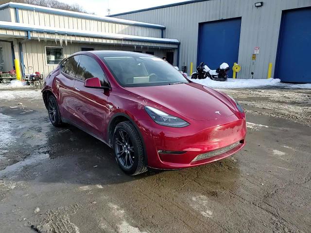 Tesla Model Y 2025