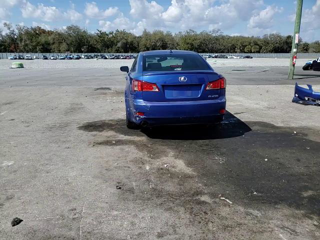 Lexus IS 2013