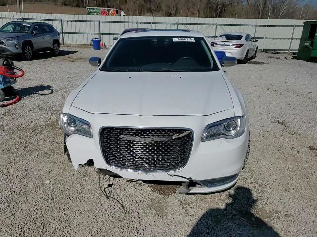 Chrysler 300 2016