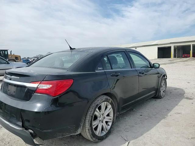 Chrysler 200 2012
