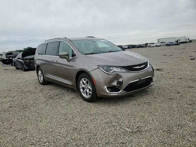 Chrysler Pacifica 2017
