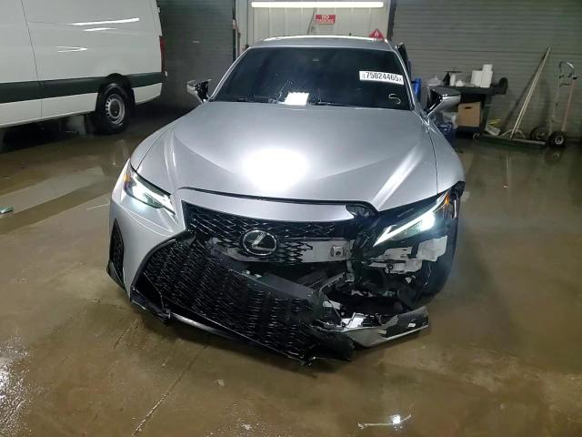 Lexus IS 2023