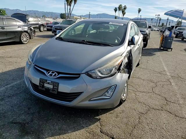 Hyundai Elantra 2015