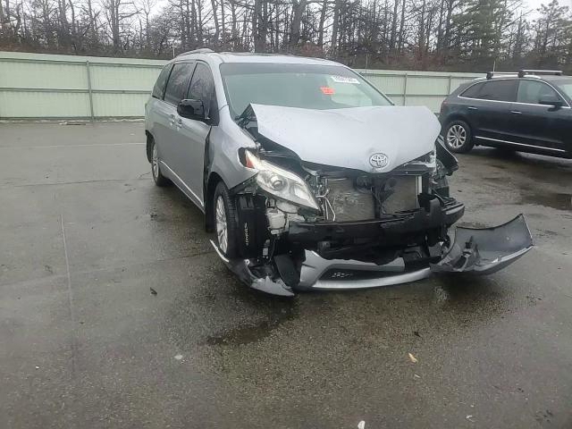 Toyota Sienna 2016