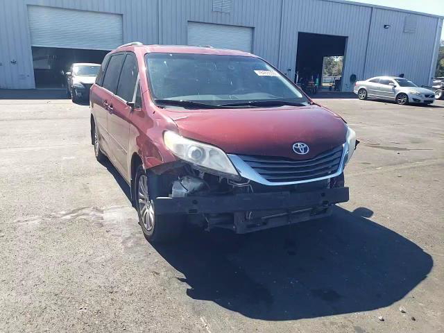 Toyota Sienna 2013