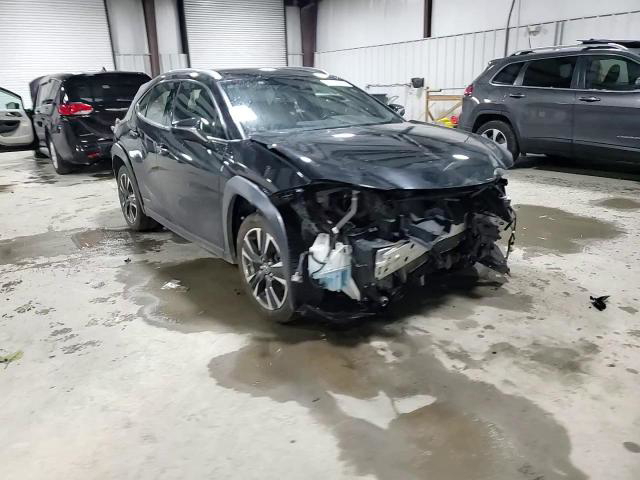 Lexus UX 2021