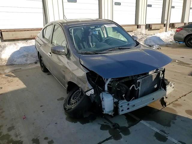 Nissan Versa 2019