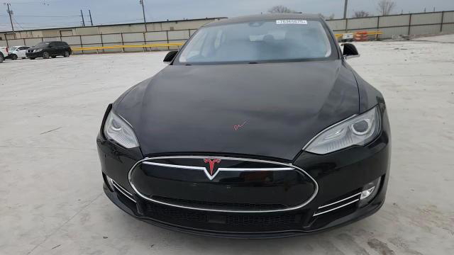 Tesla Model S 2015
