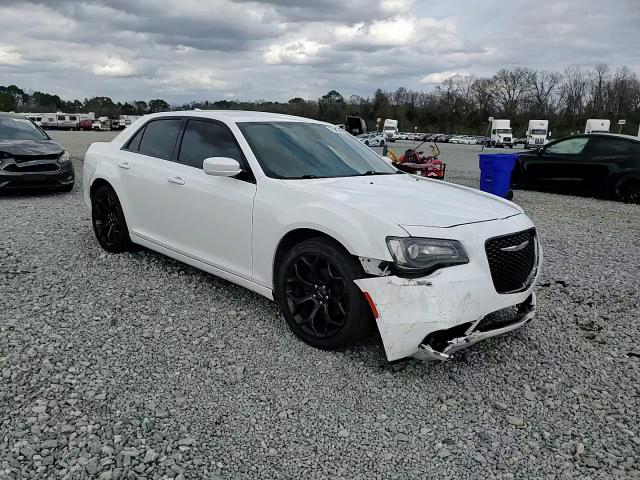 Chrysler 300 2019