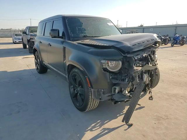 Land Rover Defender 2023