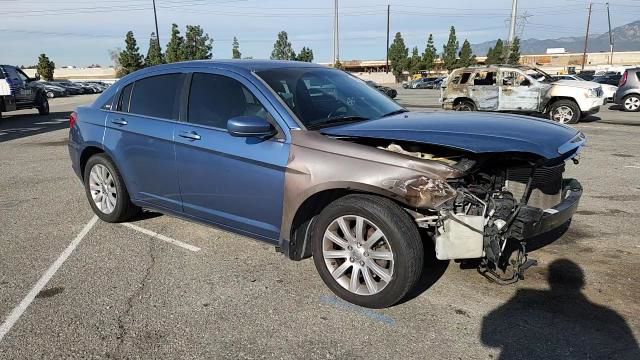 Chrysler 200 2011