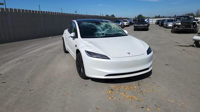 Tesla Model 3 2025