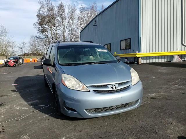 Toyota Sienna 2010